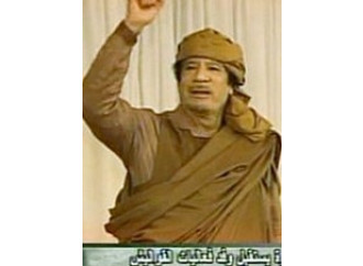 Gheddafi rilancia la sfida
e si prepara allo scontro finale